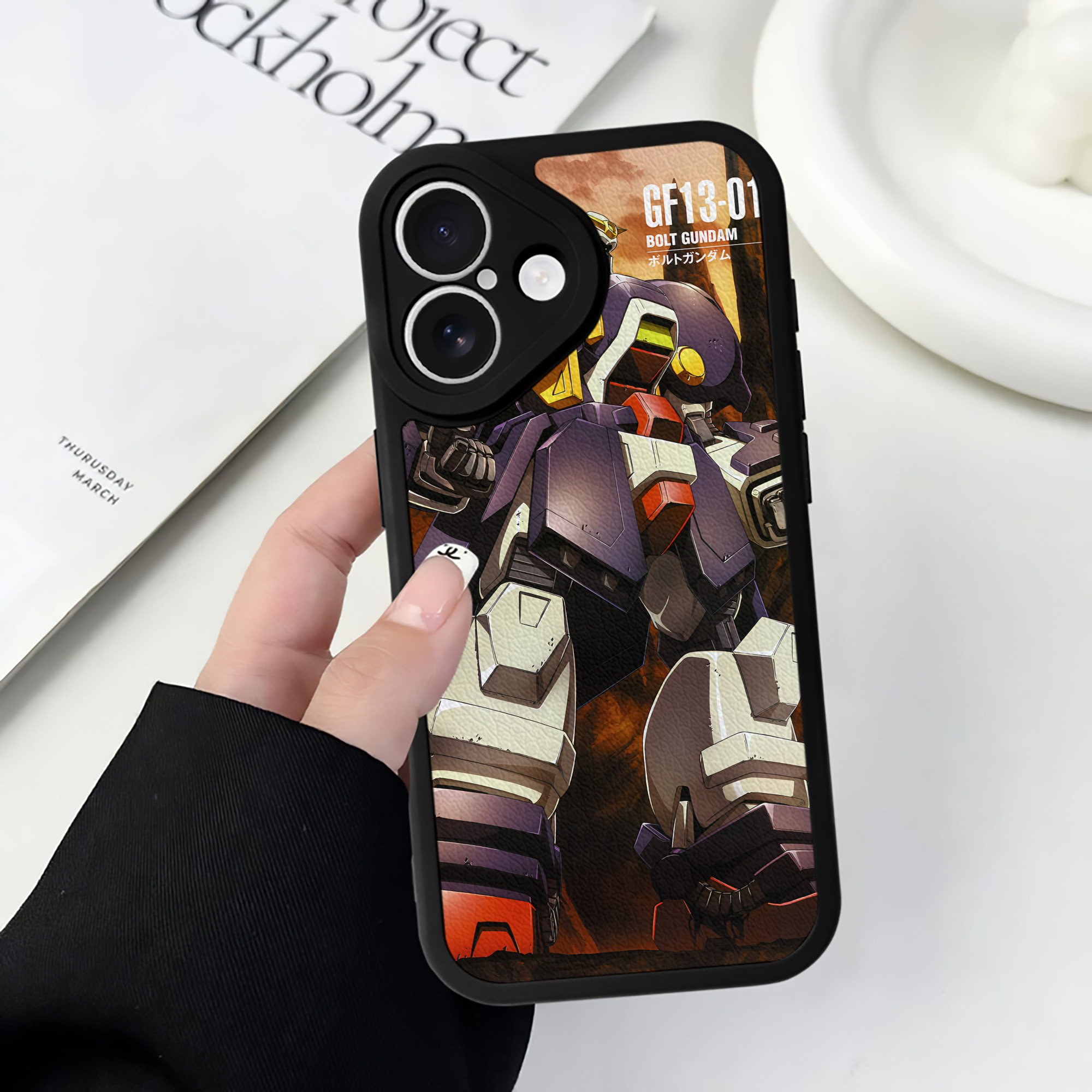 （画像用） 機動戦士ガンダム Mobile Suit Gundam 【iPhone 16シリーズ対応】シリコンスマホケース（レザー調） 材質：シリコン